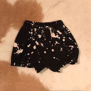 Nununu paint splattered shorts